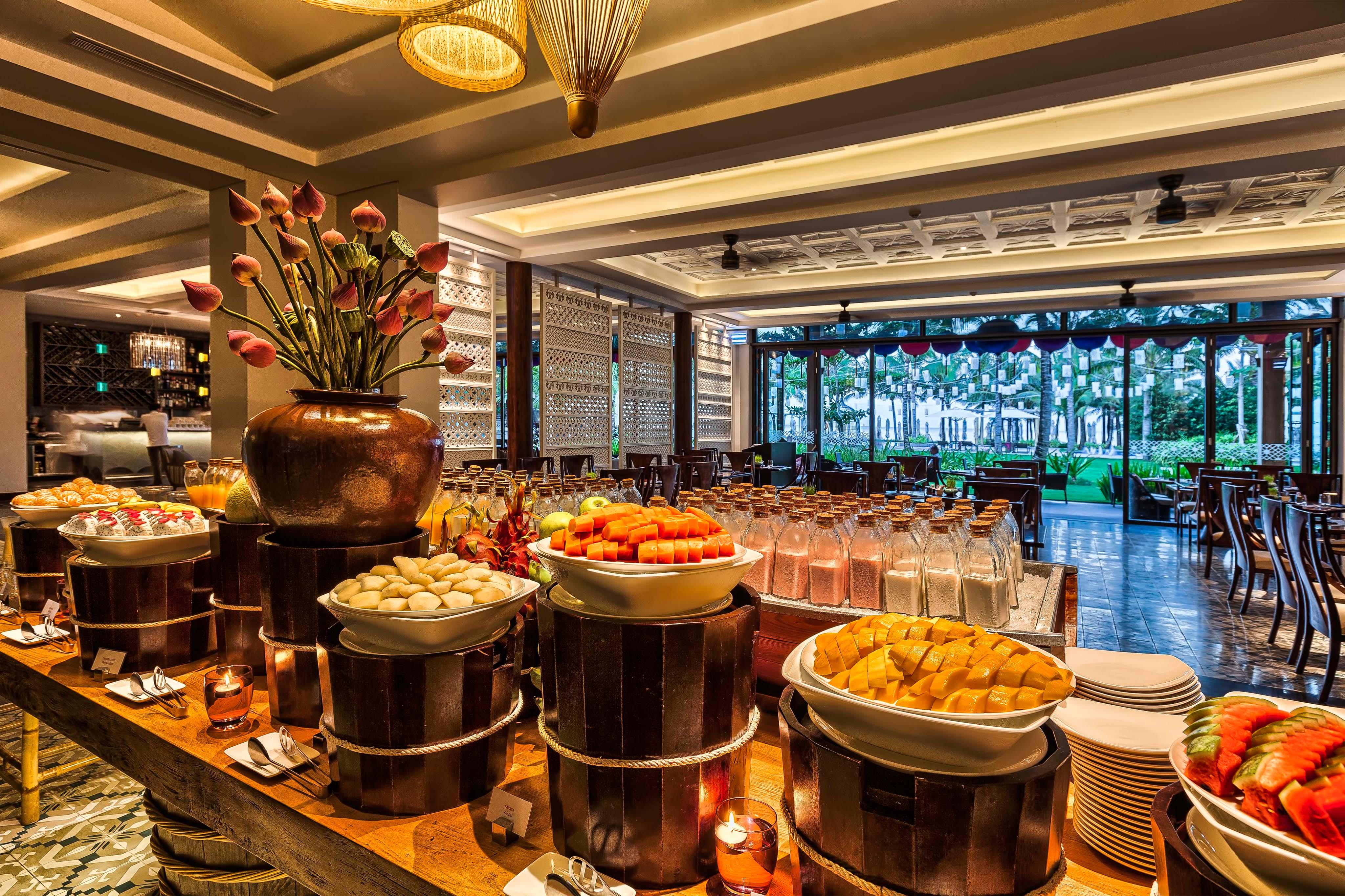 Salinda Resort Phu Quoc - Sparkling Wine Breakfast Eksteriør billede The buffet at the hotel